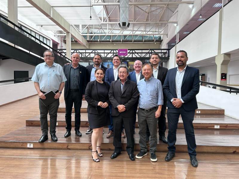 Associação Comercial reforça apoio à instalação da Fatec em Paraguaçu durante reunião em São Paulo