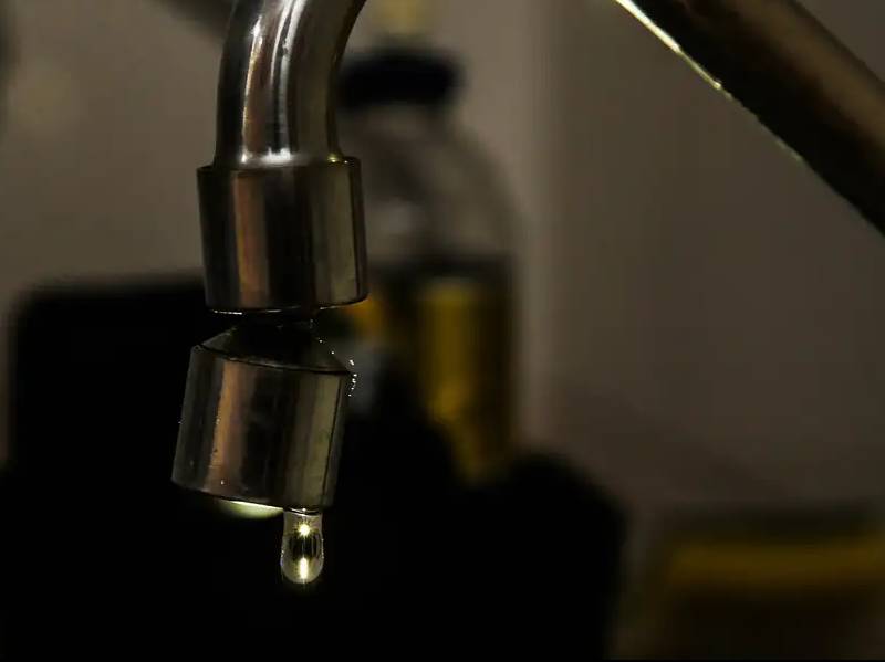 Brasil perde 6 mil piscinas de água tratada por dia, diz estudo