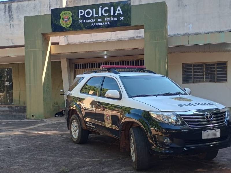 Mulher é presa após furtar carteira em Panorama