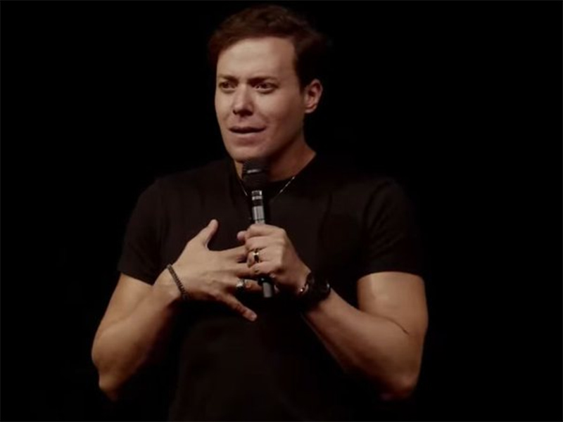 Juiz atende Ministério Público e manda remover vídeos do pastor André Valadão