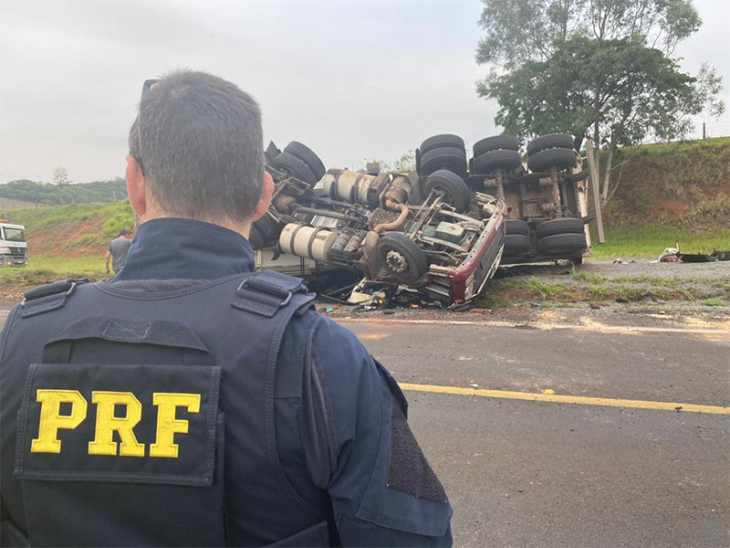 Motorista morre em mais um acidente com caminhão na rodovia BR-153