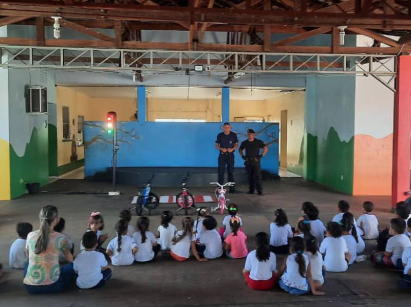 Projeto Guardiões do Trânsito da Guarda Municipal leva orientações para alunos da EMEI Maria Antônia