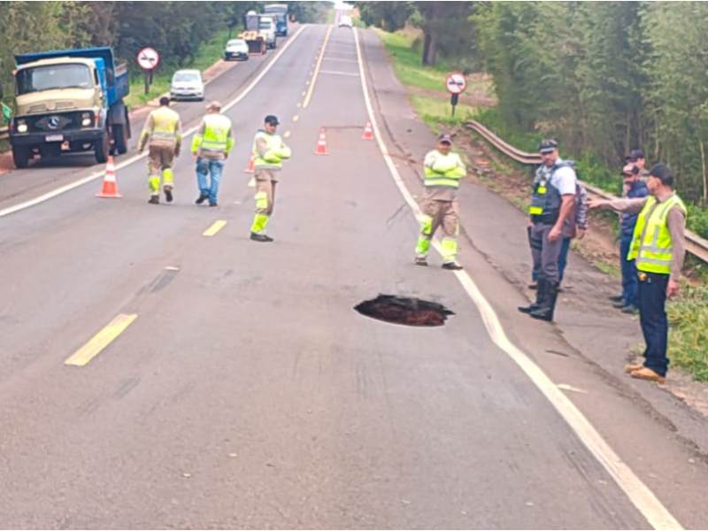 Rodovia que liga Paraguaçu a Lutécia segue parcialmente interditada após surgimento de erosão