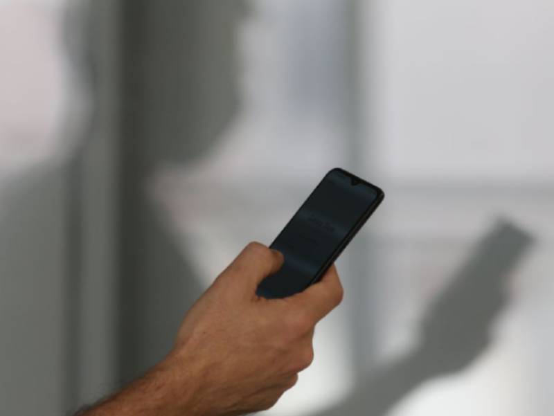Mais de 830 mil celulares foram subtraídos em 2025, aponta relatório