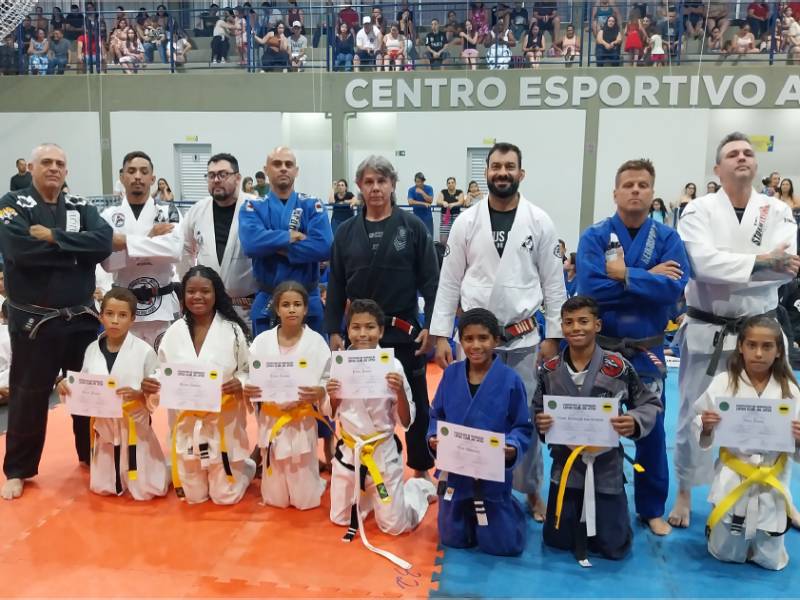 AFC sedia graduação de mais de 150 atletas de Jiu Jitsu em Paraguaçu Paulista