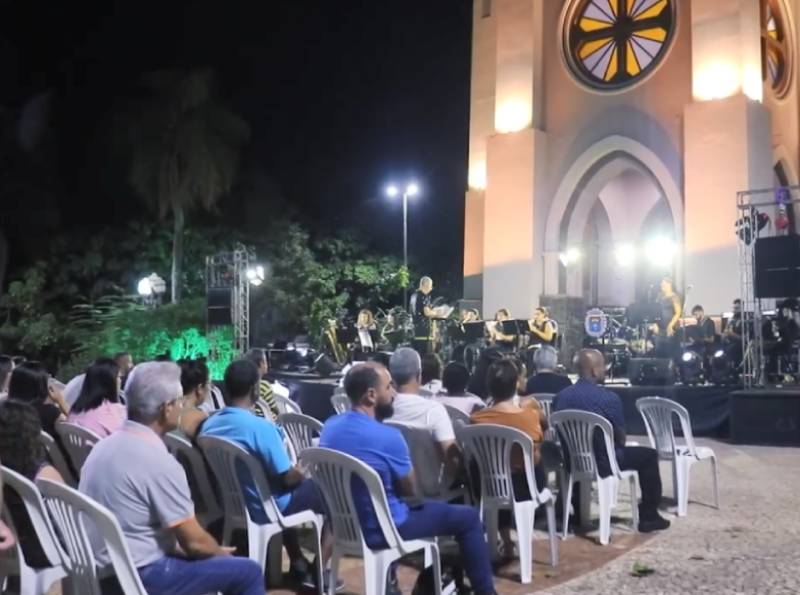 Show com a Lyra e cantoras da cidade marcaram o Dia das Mães em Paraguaçu Paulista