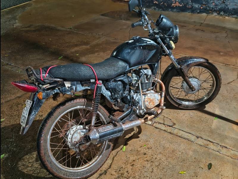 Polícia Militar apreende motocicleta com sinais de adulteração em Maracaí