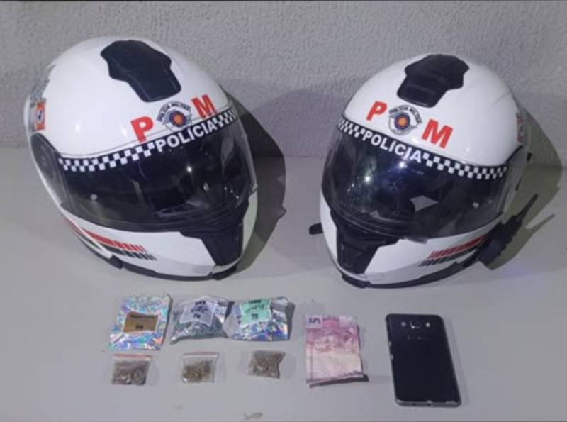 Dois homens são presos por tráfico de drogas na cidade de Assis
