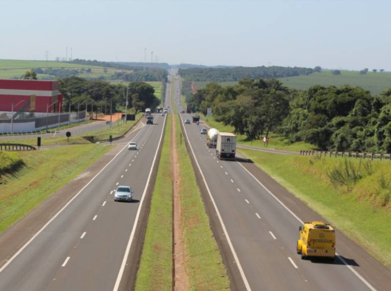 Feriado deve levar mais de 1 milhão de veículos para as rodovias na região de Paraguaçu