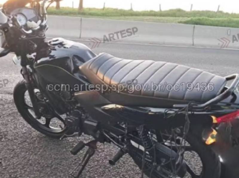 Motociclista morre após bater na traseira de carreta em Santa Cruz do Rio Pardo