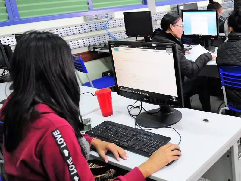 Empresas vão poder abater dívidas se conectarem faculdades à internet