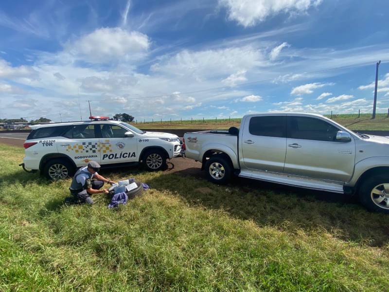 Homem é preso transportando cocaína no estepe da caminhonete na Raposo Tavares, em Ourinhos