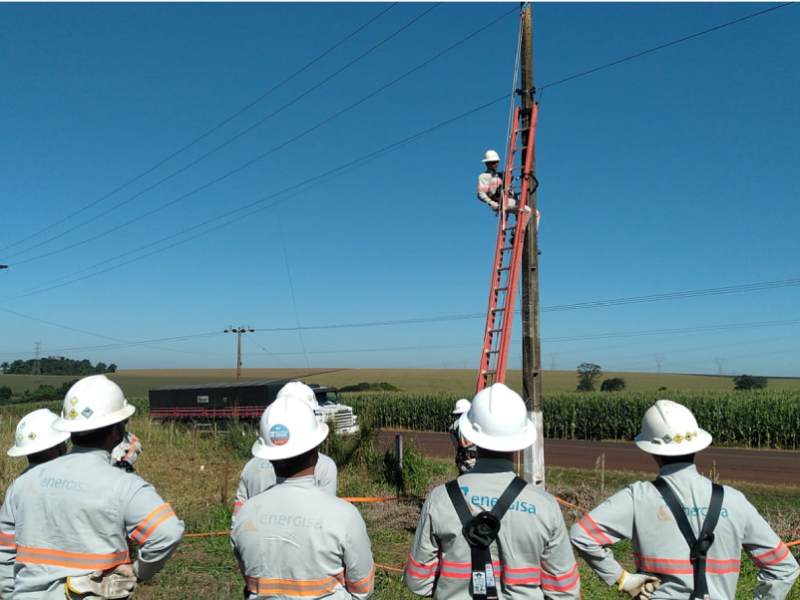 Energisa abre formação para novos eletricistas em Assis e contrata profissionais na região
