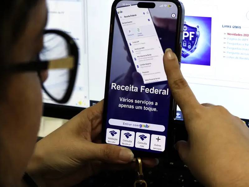 Receita paga nesta sexta-feira terceiro lote de restituição do IR 2026