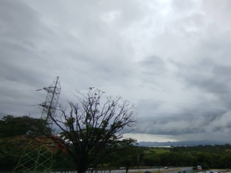 Energisa já registrou mais de 6 mil descargas atmosféricas na região com chuvas desta quinta e sexta