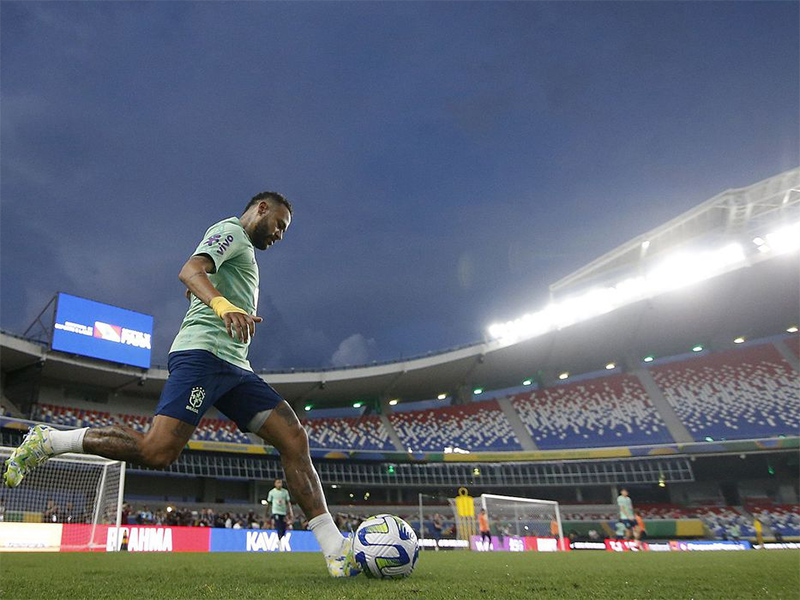 De técnico novo, seleção estreia nas Eliminatórias para a Copa de 2026