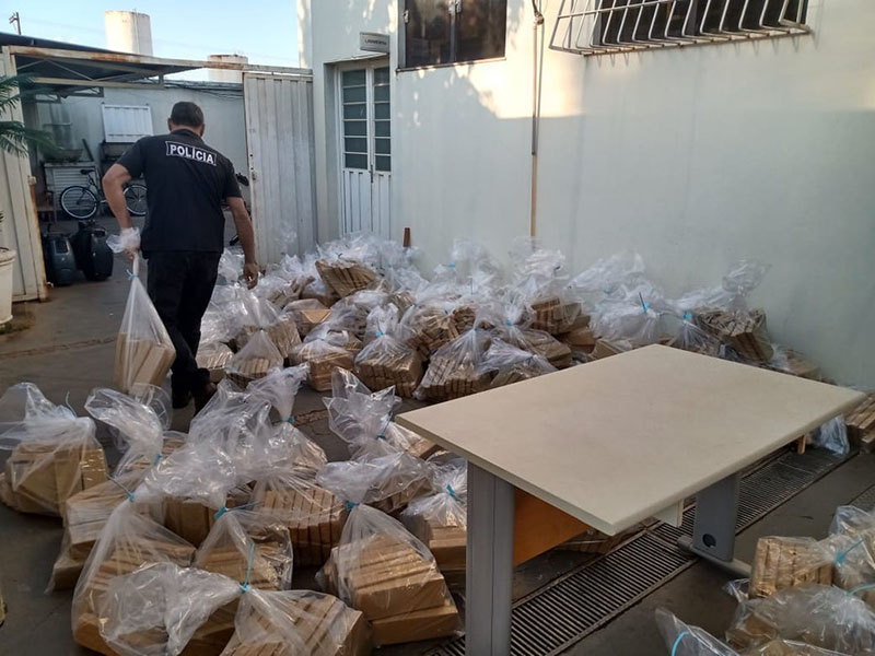 Polícia Civil incinera mais de duas toneladas de maconha e cocaína apreendidas em Florínea
