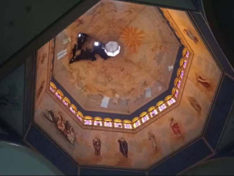 Princípio de incêndio atinge cúpula e provoca desabamento durante reforma da Catedral de Assis