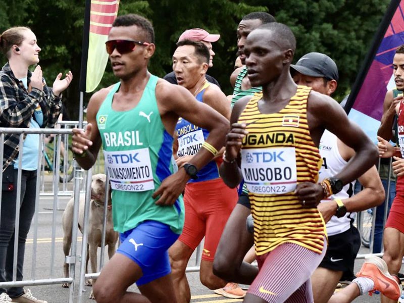 Paraguaçuense Danielzinho termina maratona entre top ten do mundo nos Estados Unidos