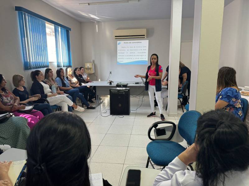 Enfermeiras de Paraguaçu Paulista participam de roda de conversa sobre assistência às gestantes