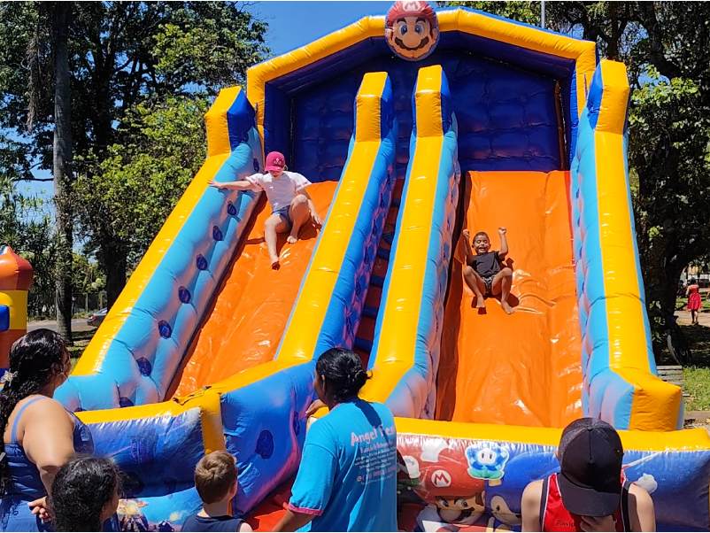 Cerca de mil pessoas prestigiaram a Festa das Crianças na Fonte Luminosa neste domingo