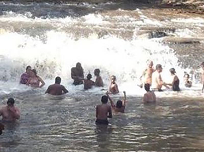 Fim de semana teve cachoeiras lotadas na região de Paraguaçu Paulista