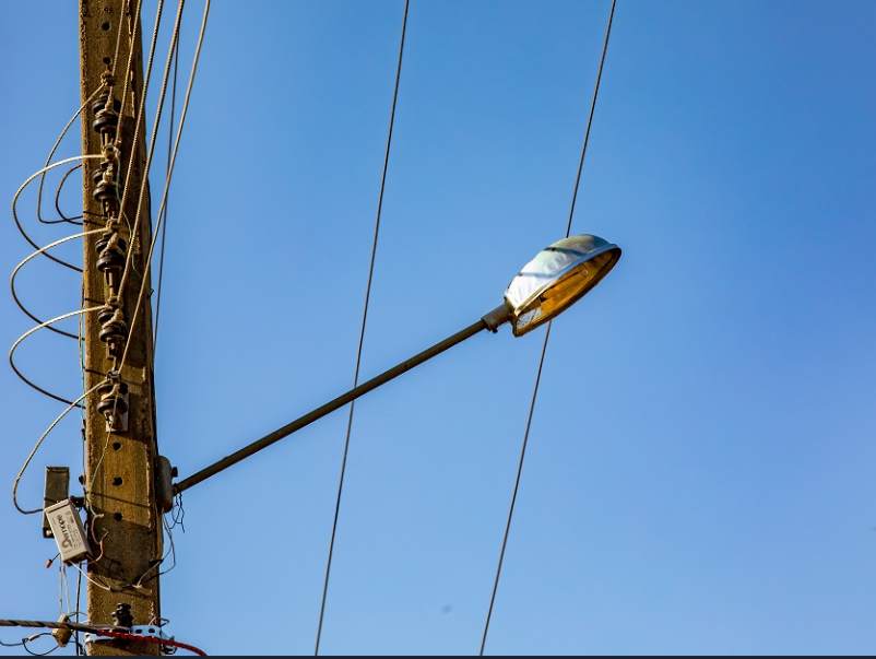 Iluminação pública: saiba a quem recorrer para solicitar serviços