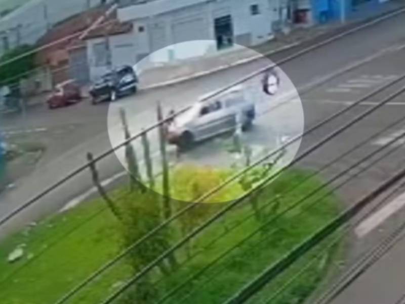 câmeras registraram atropelamento que antecedeu série de agressões a motorista em Jaú