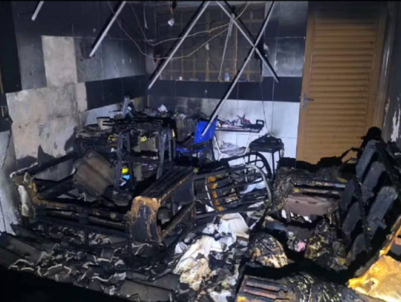 Vizinhos arrombam porta e salvam idosa de incêndio em casa em Tupã