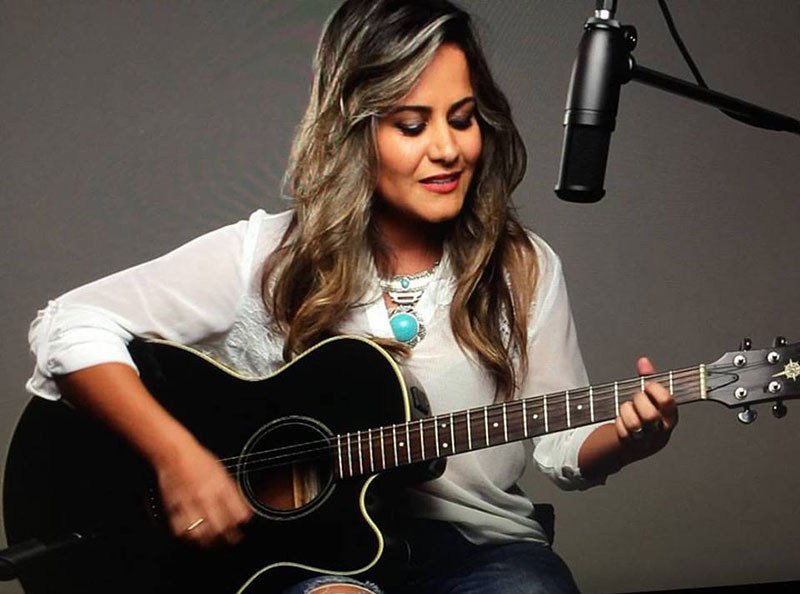 Bruna Gonçalves, promessa de sucesso na música regional