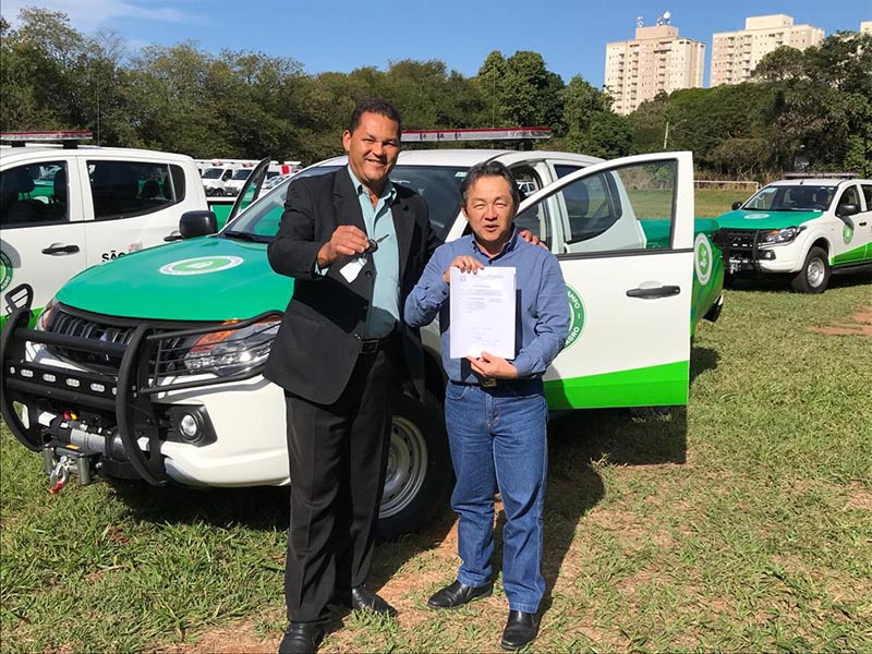 Paraguaçu recebe caminhonete para uso em ações de prevenção e combate a queimadas no campo