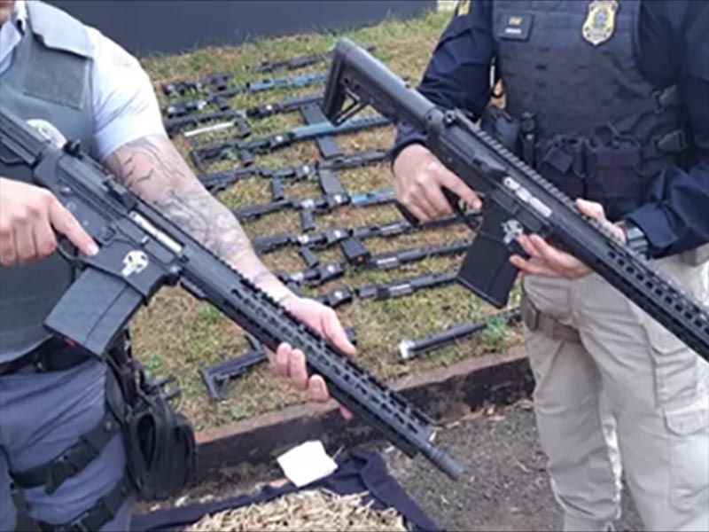 Polícia Rodoviária apreende 20 fuzis e 1,2 mil munições em Ourinhos
