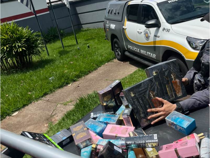 Polícia Rodoviária apreende perfumes e medicamentos sem nota fiscal em Ourinhos