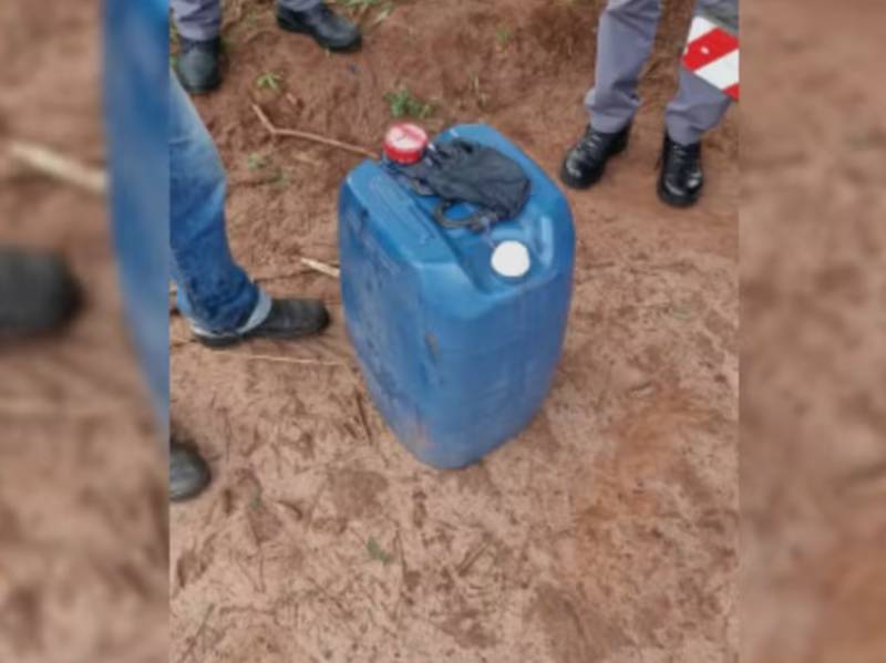 Homem é preso após ser flagrado com 200 litros de óleo furtados em Itapui