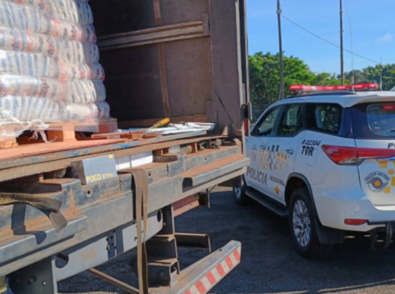 Homem é preso após ser flagrado com R$4 milhões em mercadorias sem nota fiscal em Assis