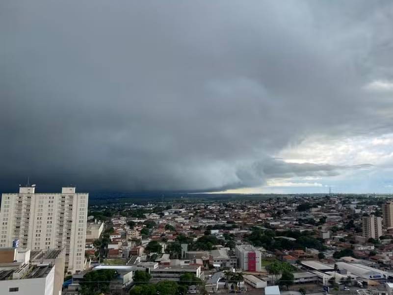 Interior de SP tem alerta para ventos intensos, chuva e granizo; veja a previsão do Inmet