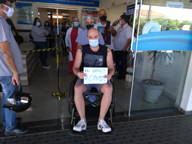 Com festa, mais um paciente curado da Covid-19 recebe alta em Paraguaçu Paulista