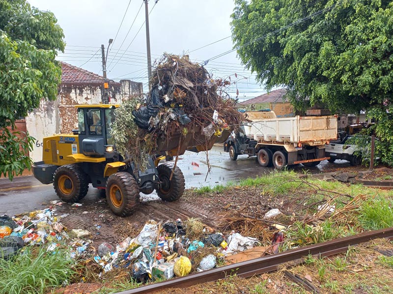 Departamento de Obras recolhe mais de 200 toneladas de lixo e entulhos em Paraguaçu
