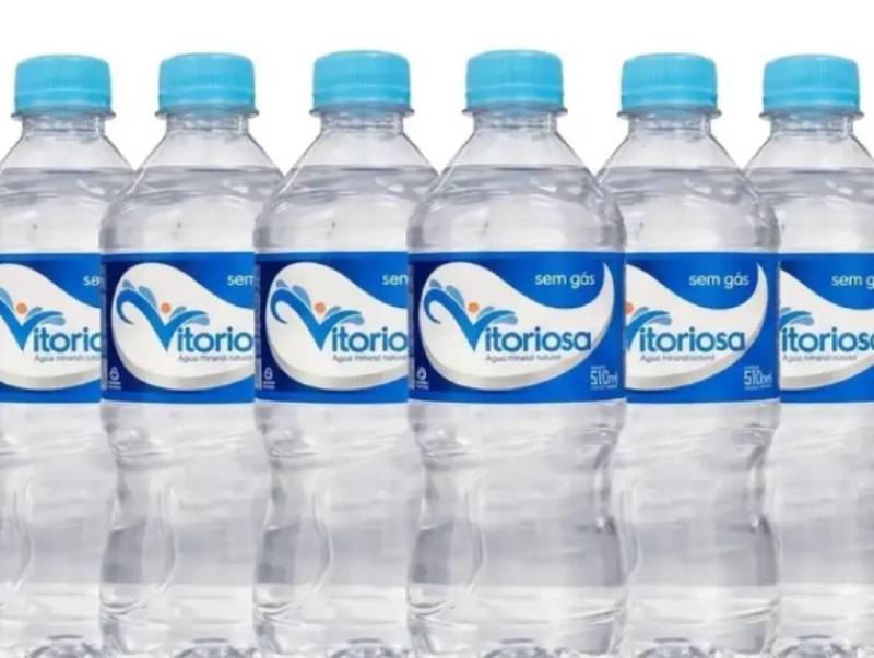 Anvisa interdita água mineral da marca Vitoriosa por conter coliformes