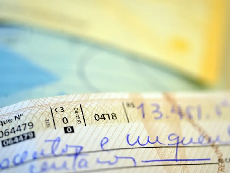 Uso de cheques no Brasil cai 95% desde 1995