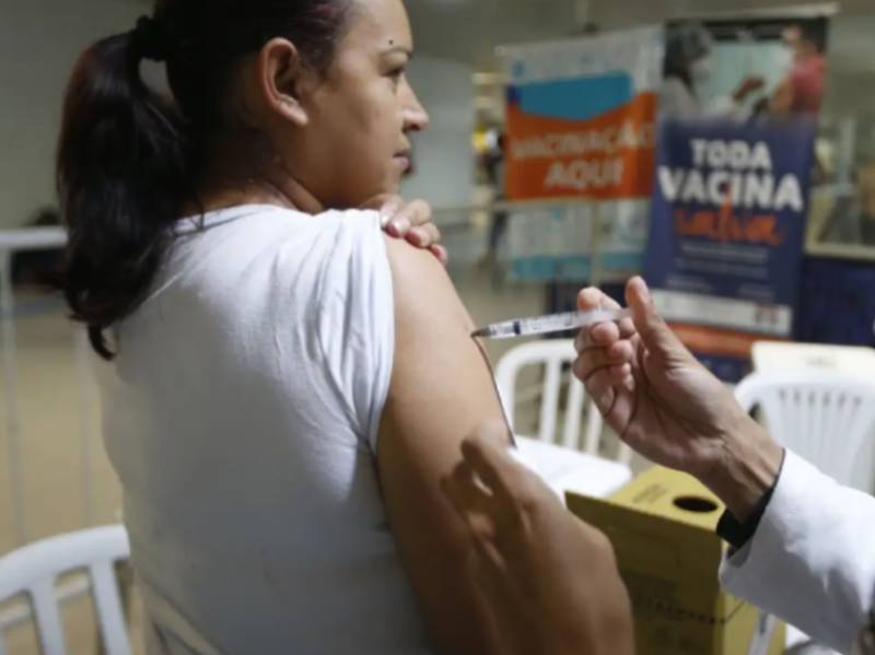 Vacina da covid também protege contra complicações cardíacas da doença