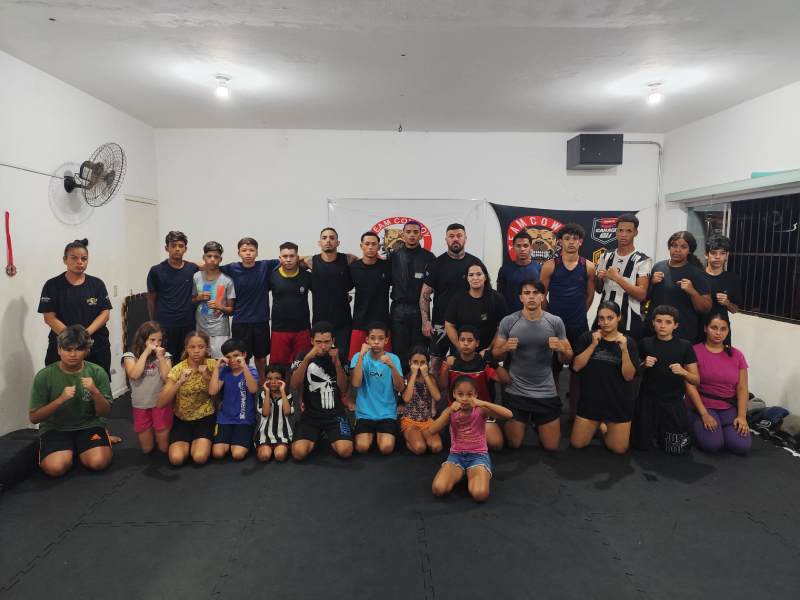 Quatro atletas de Paraguaçu Paulista participam de competição de MMA em Carlópolis, no Paraná