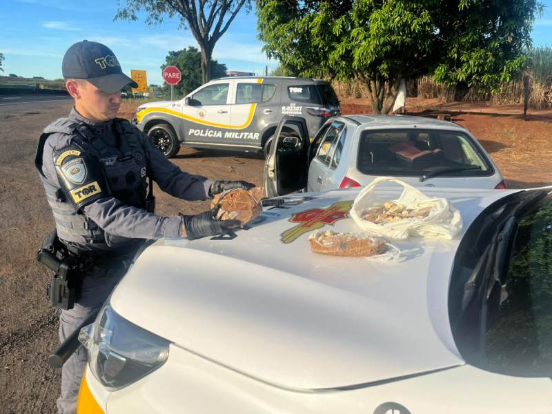 Após fuga e perseguição policial, três são presos com tabletes de crack em Santa Cruz do Rio Pardo