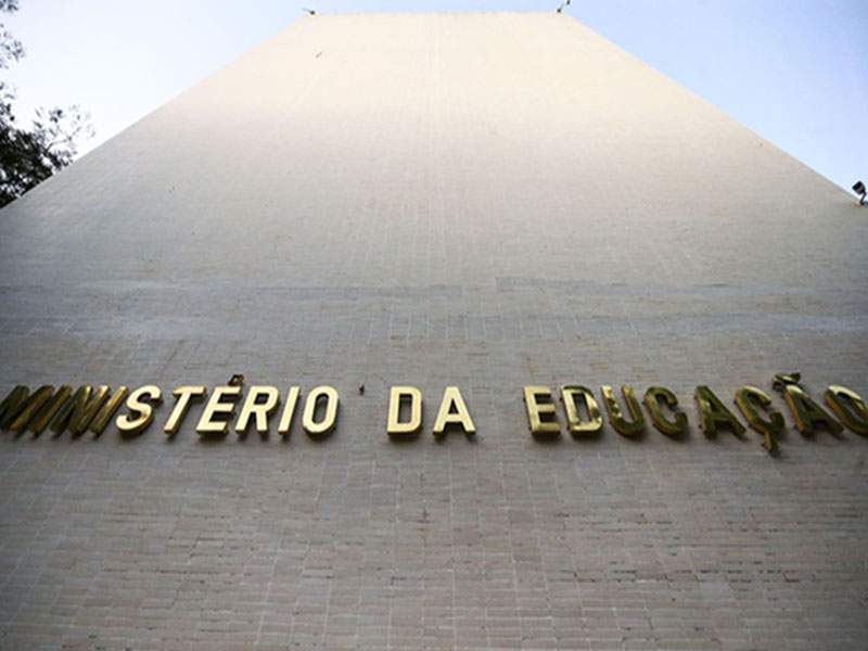 MEC determina volta às aulas presenciais em universidades federais a partir de janeiro