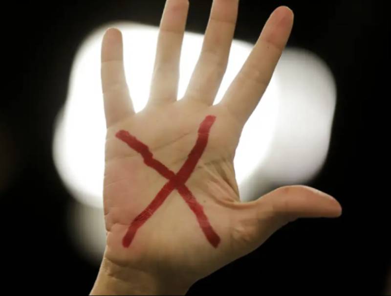 Violência digital contra mulheres atinge níveis alarmantes