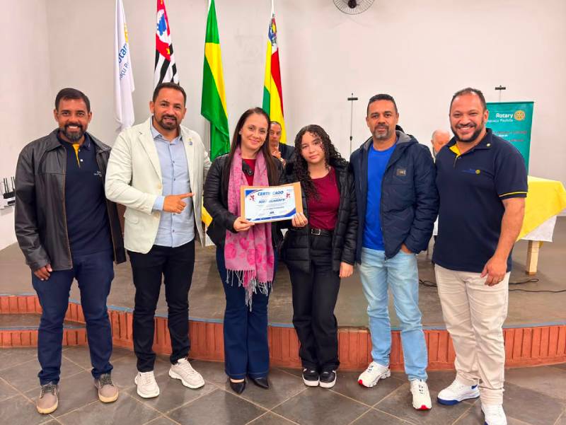 Nova gestão do Rotary Club realiza primeira reunião com homenagens a parceiros
