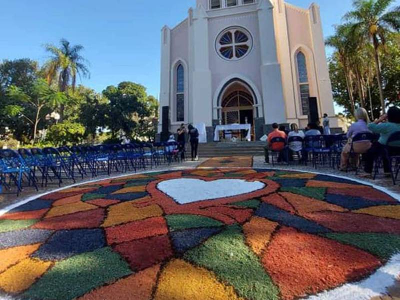 Ruas de Paraguaçu serão interditadas a partir de hoje para a confecção dos tapetes de Corpus Christi