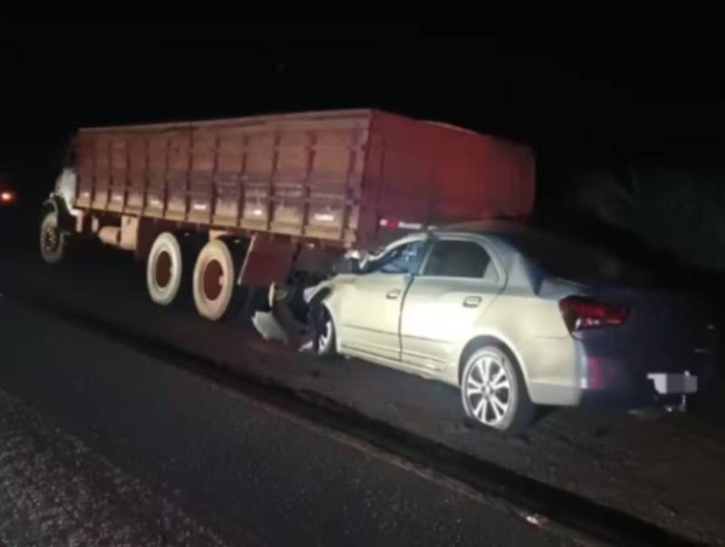 Colisão traseira na SP-421 mata homem e deixa mulher e criança gravemente feridas em Iepê